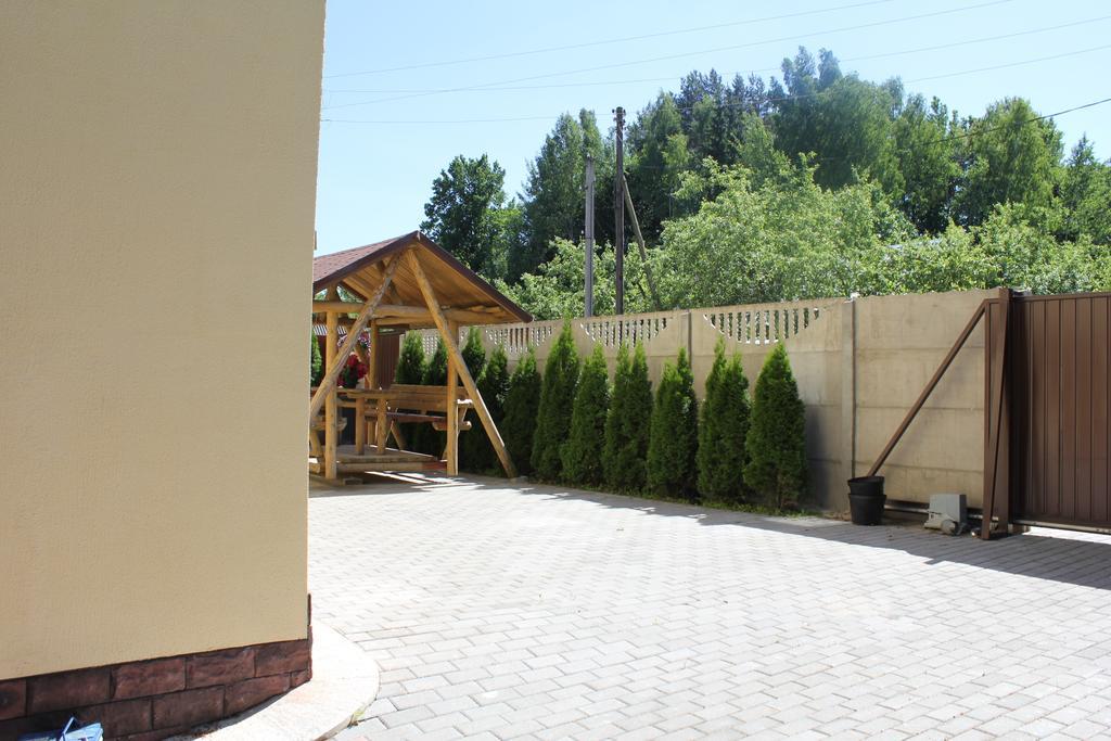 Raubichi Hotel Bagian luar foto